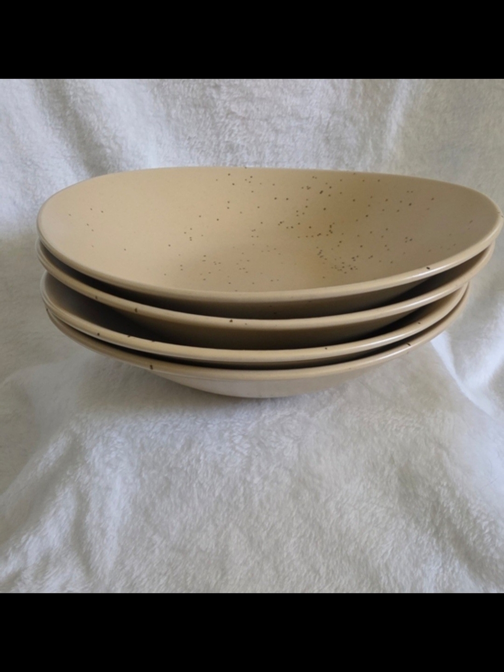 2004 Studio Nova Domani Beige MW002 Speckled 4 Piece Bowl Set